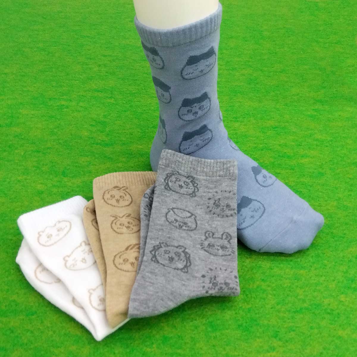 ちいかわ クルーソックス（うさぎ顔総柄） キッズ用 - Image 2
