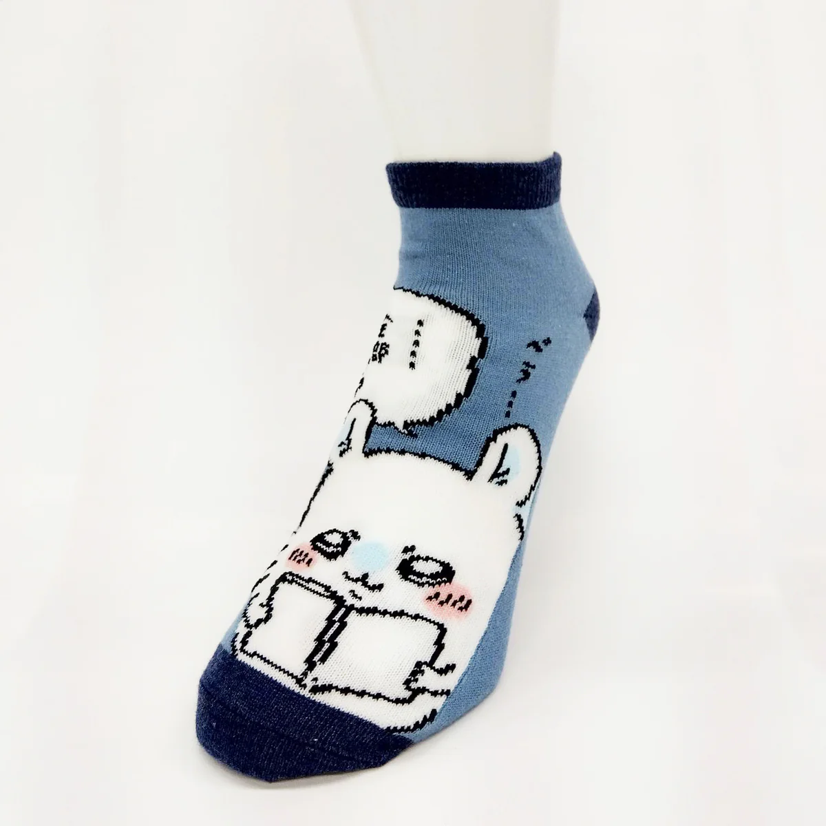 ちいかわ スニーカー丈ソックス（モモンガ本） メンズ用 - Image 4