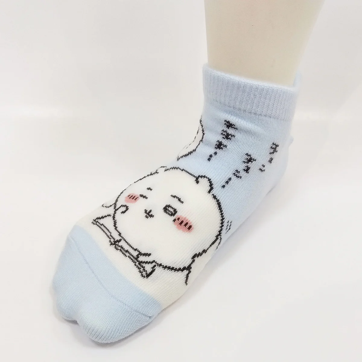 ちいかわ スニーカー丈ソックス(ちいかわ寝起き) キッズ用 - Image 4