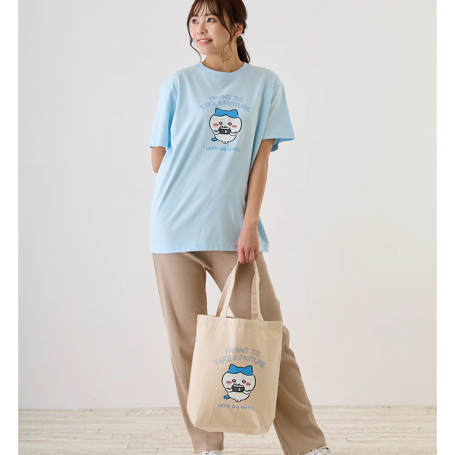 ちいかわ お出かけ楽しみ!な トートバッグ ハチワレとカメラ ナチュラル - Image 6