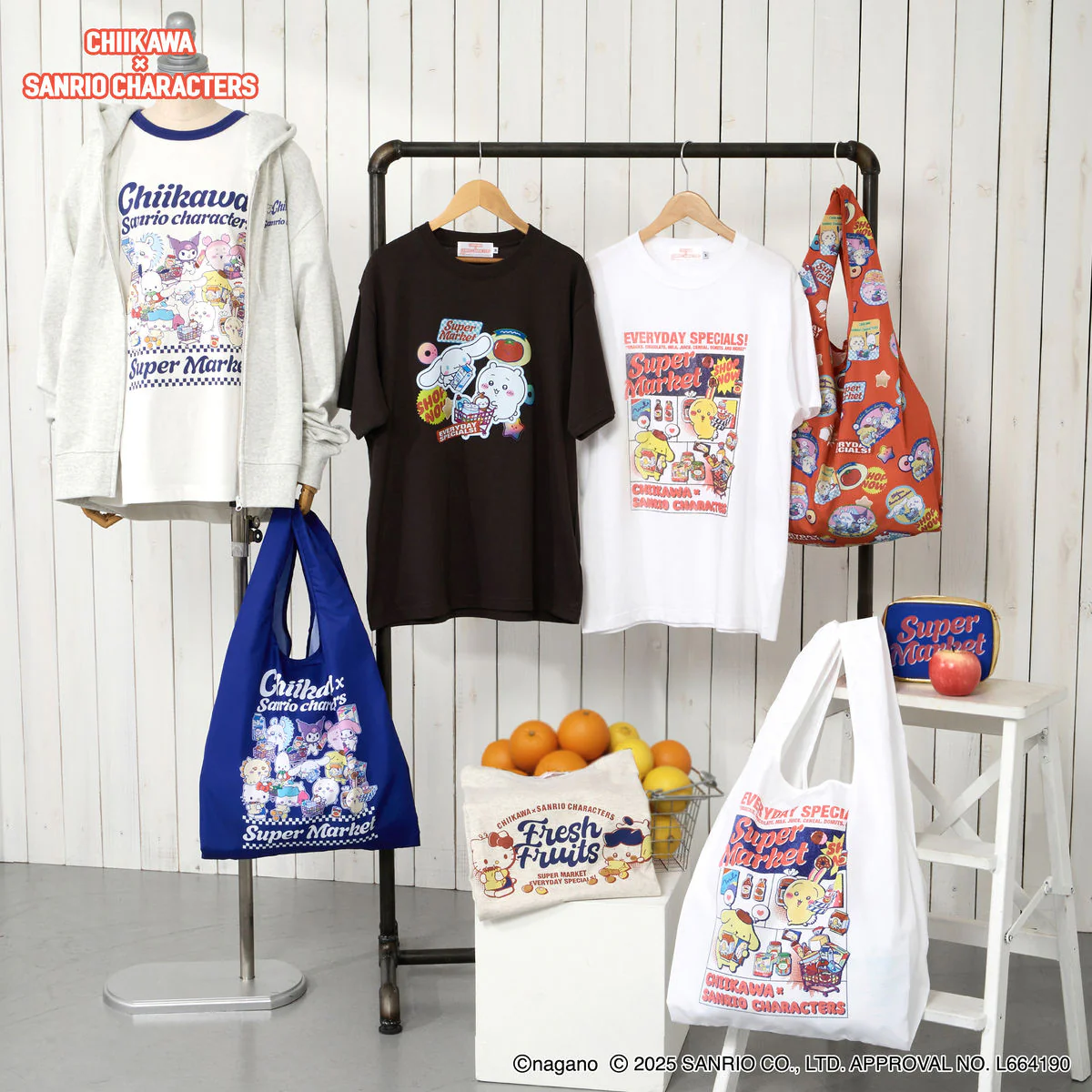 ちいかわ×サンリオキャラクターズ スーパーマーケットなTシャツ ちいかわ・シナモロール スミ - Image 3