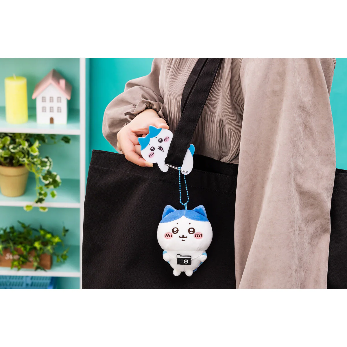 ちいかわ ダイカットアクリルカラビナ（ハチワレ） - Image 4