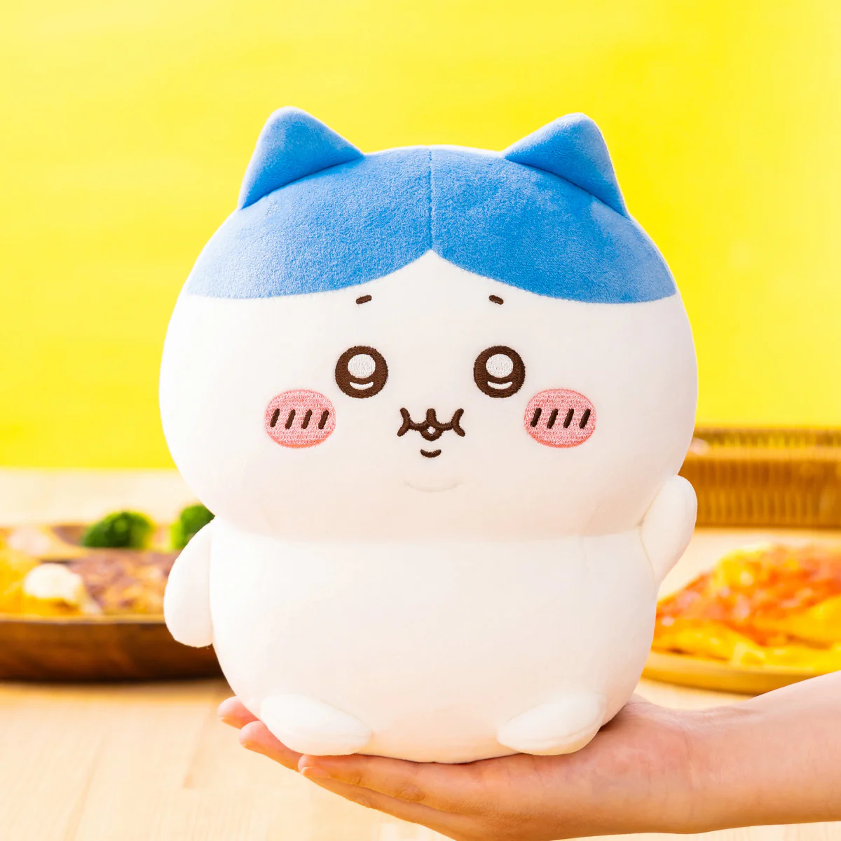 ちいかわ ぼっちゃり手乗りぬいぐるみ（ハチワレ） - Image 3