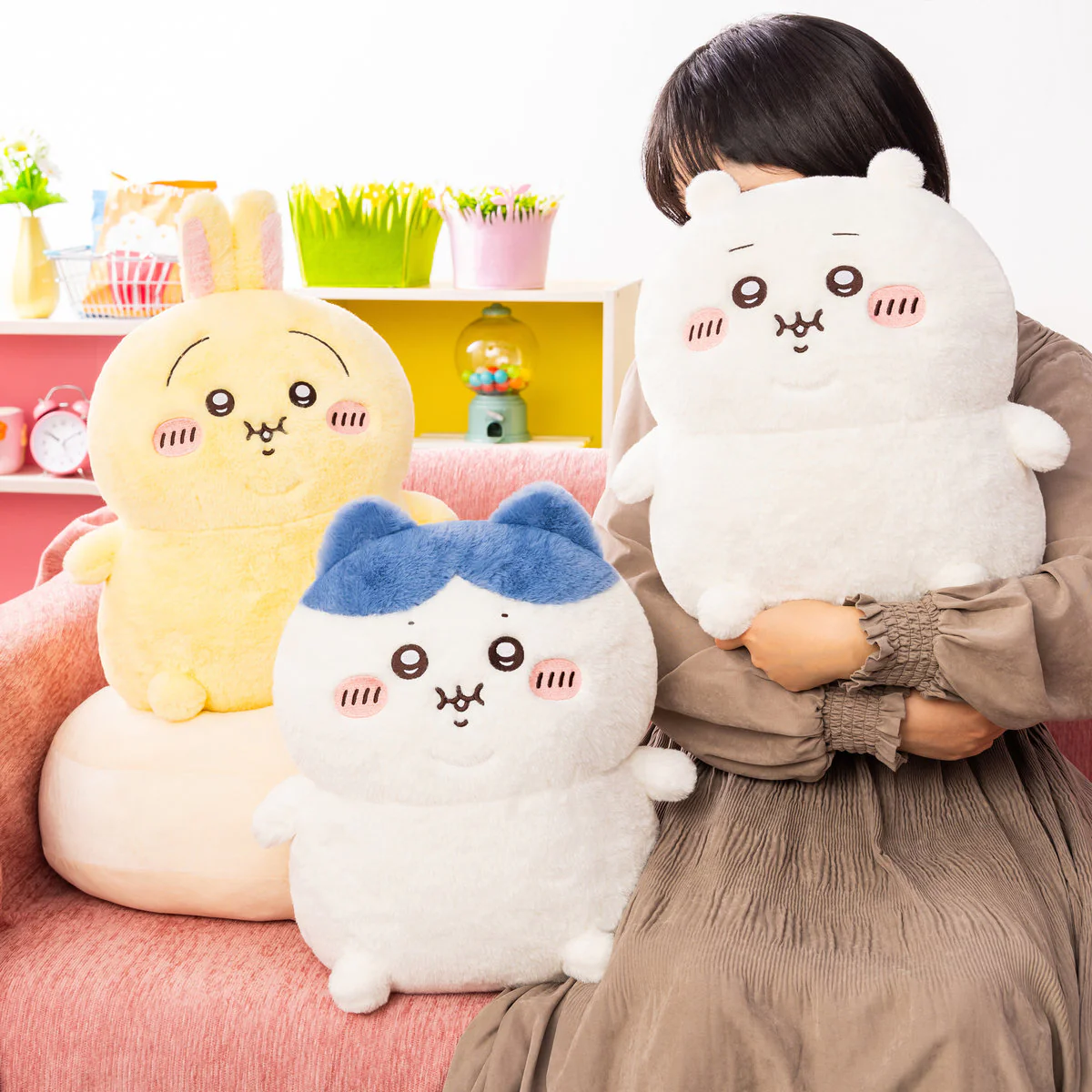ちいかわ 重め!ぼっちゃり抱っこぬいぐるみ(ハチワレ) - Image 2
