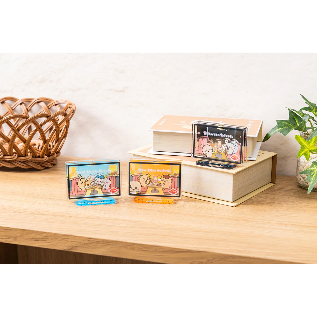ちいかわ ちいかわレストラン レイヤーアクリルスタンド(なんかむちゃくちゃおいしいね。) - Image 3