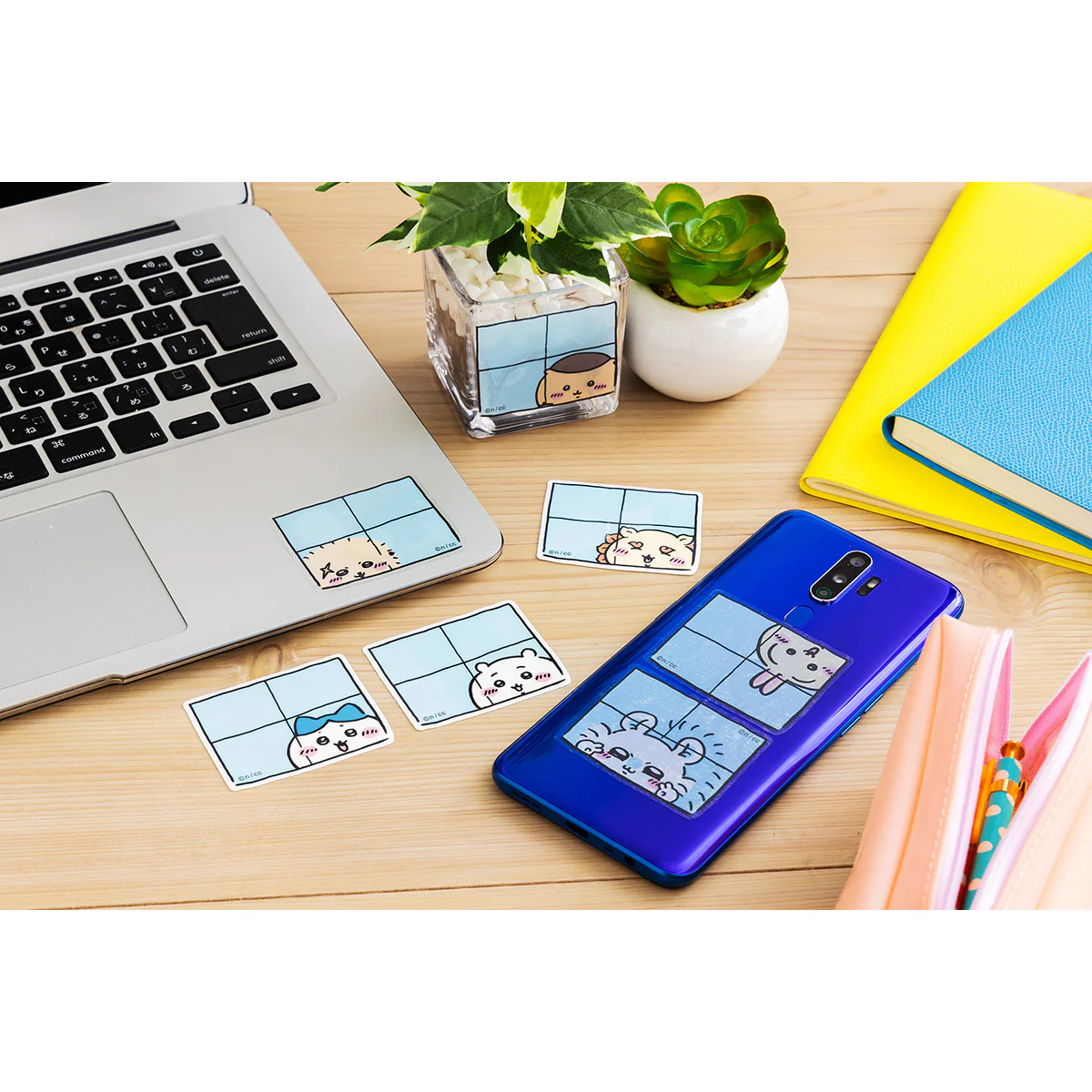ちいかわ スマホに貼れるサイズのクリアステッカー（窓から覗くちいかわ） - Image 2