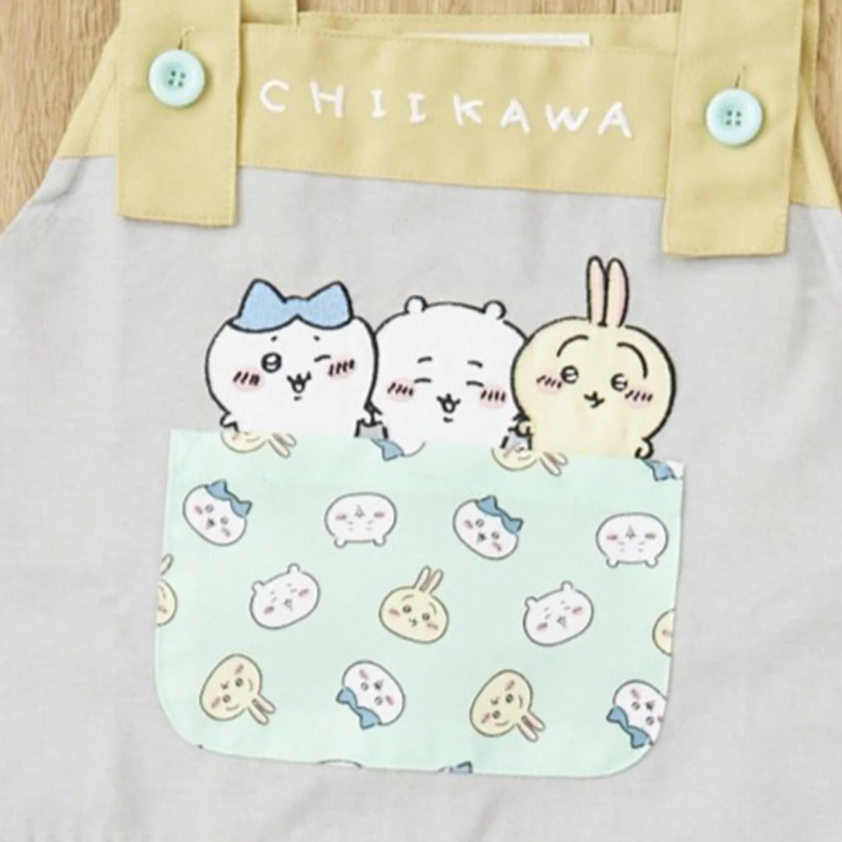 ちいかわ キッズエプロン(皆と一緒に) - Image 3